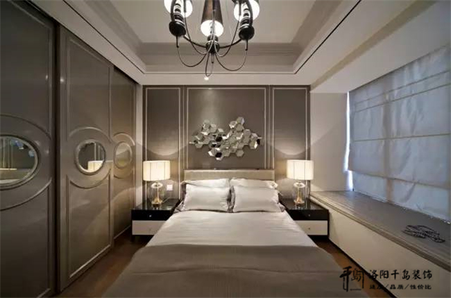 忌陳設(shè)色彩凌亂、搭配不當(dāng)、萬紫千紅