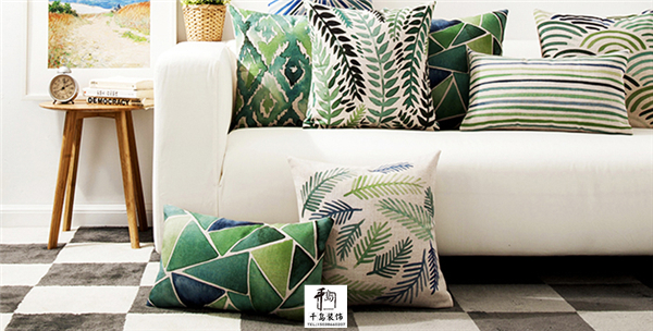 抱枕，點(diǎn)綴沙發(fā)時(shí)尚格調(diào)