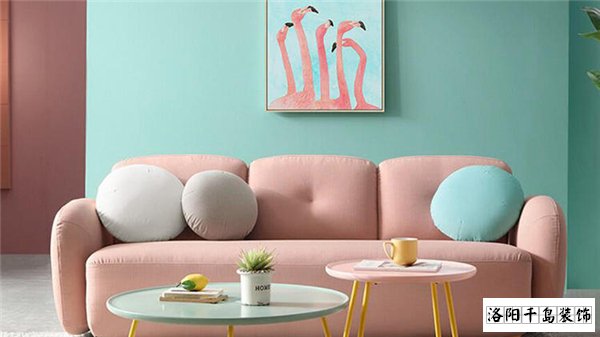 洛陽(yáng)裝修公司哪家好又便宜？北歐風(fēng)沙發(fā)搭配技巧