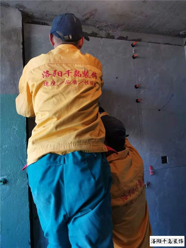 入住3年墻磚空鼓脫落怎么辦?貼墻磚要注意什么